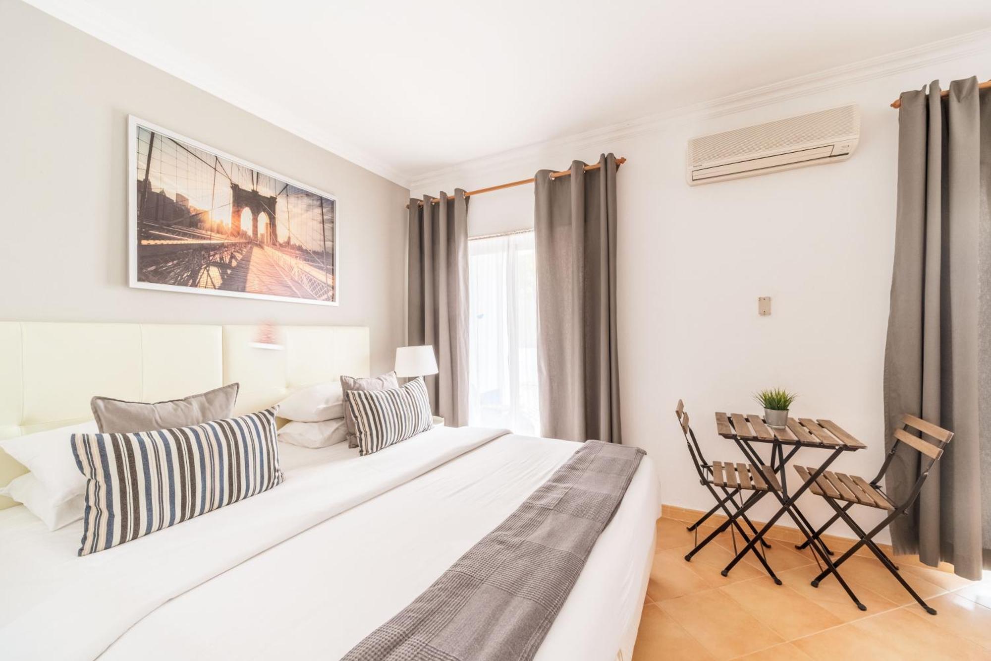 Oasis Beach Apartments Luz Chambre photo